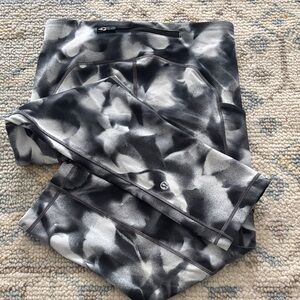 Lululemon Black and White Patterned Leggings